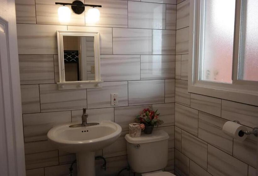 이코노미 룸, The Beach Waikiki Boutique Hostel