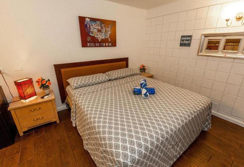 디럭스 트리플 룸, The Beach Waikiki Boutique Hostel
