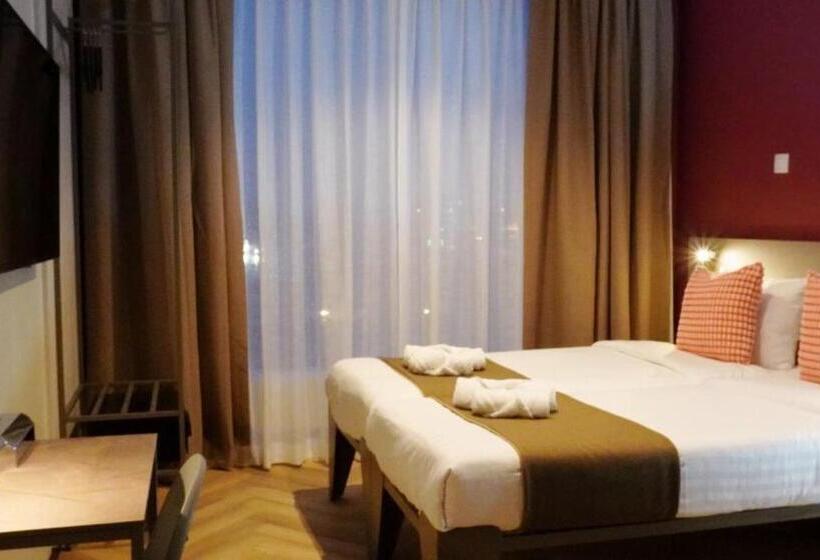 Quarto Triplo Estandar, Fogo Amsterdam