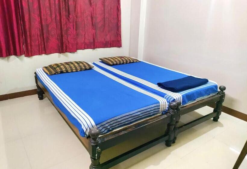 Номер Стандарт, Chitramoola Tourist Home   Opp Temple Only 20 M
