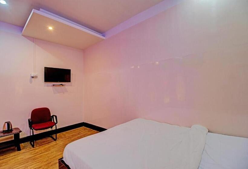 اتاق لوکس سه تخته, Oyo Ganapati Bhawan Homestay