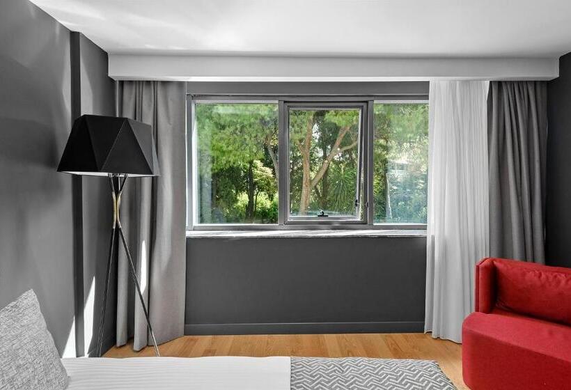 Полулюкс, Ibos Hotels Izmir Alsancak