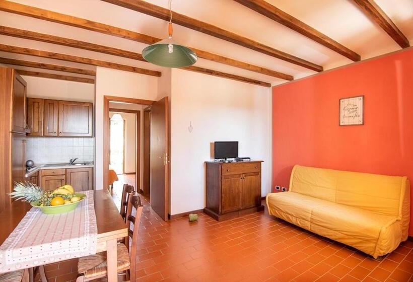 آپارتمان 1 خوابه همکف, Isa Apartments 4 Beds, Ground Floor With Private Outdoor Area, In Residence With Swimming Pool