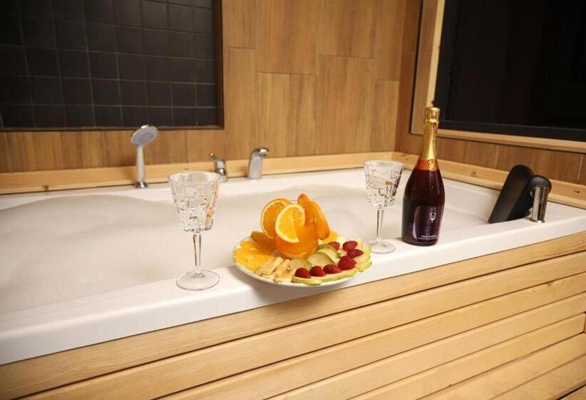 سوییت لوکس, Rush Hotel Tokat