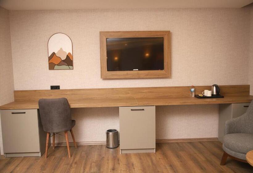 اتاق لوکس خانوادگی, Rush Hotel Tokat