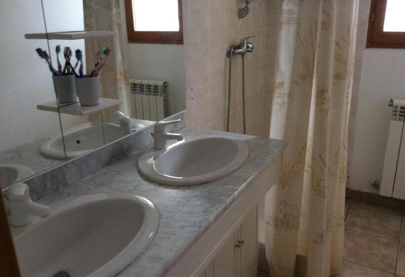 Семейный Номер Совместный Санузел, Chambre D Hôte Les Carlines