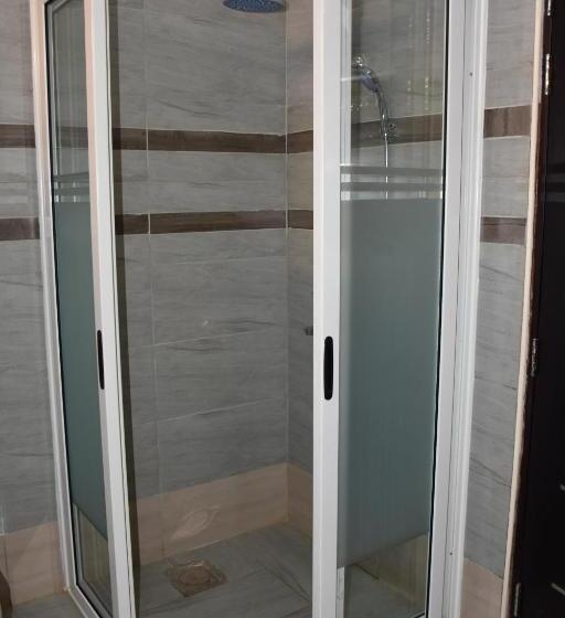 اتاق لوکس, Pent House Inn Namugongo