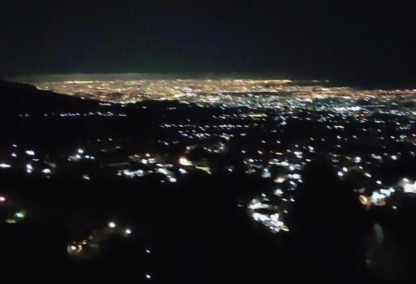 스탠다드 룸 산 전망, Villa Raung Indah Tretes