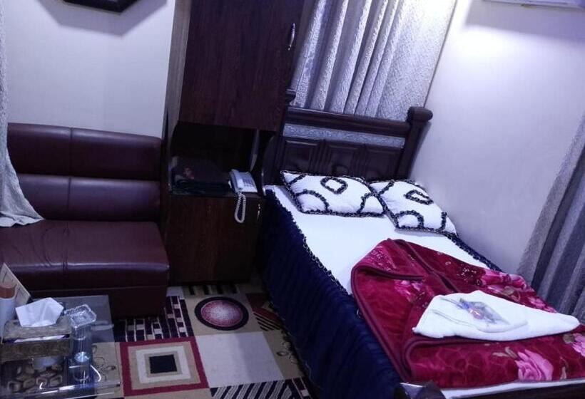 اتاق اکونومی یک تخته, Metro Hotel Quetta