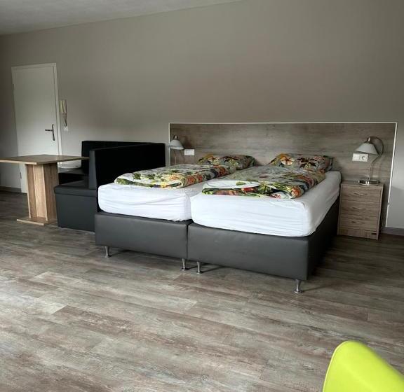 スタンダードスタジオ, Monteur Zimmer Bad Bentheim
