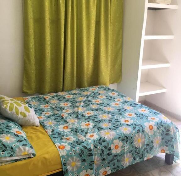 标准间, Casa Universitaria El Trebol