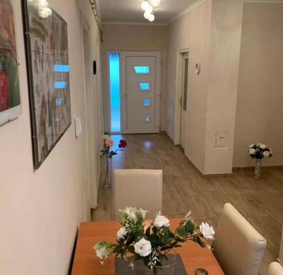 Номер Стандарт Совместная Ванная, Leander House