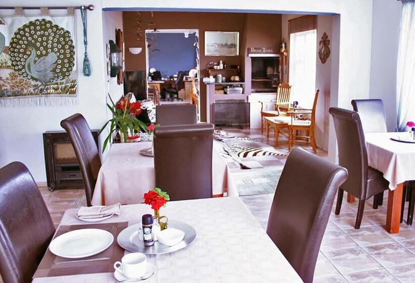 اتاق استاندارد یک نفره, Room In Bb   Springbok Single Room   Amarachi Bed Breakfast