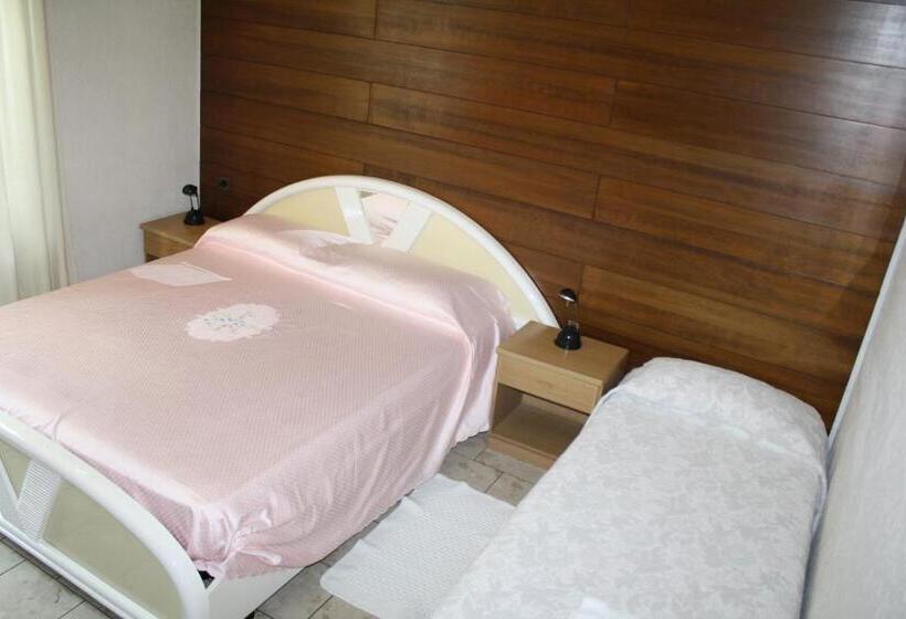 Номер Стандарт Трехместный, Albergo Stazione