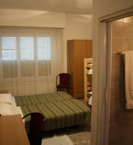 Семейный Номер, Albergo Stazione