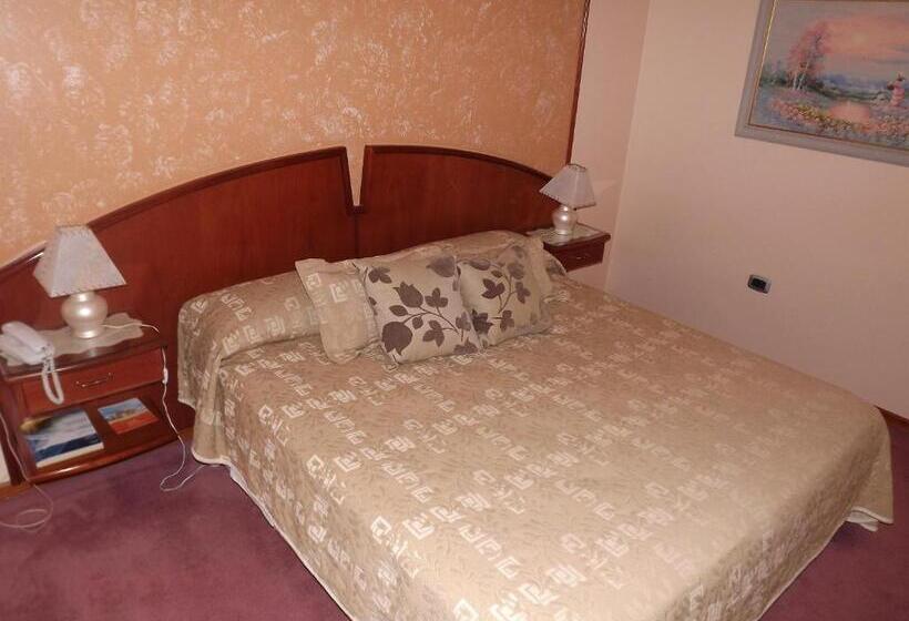Люкс Deluxe Кровать Кинг, Escala Uno