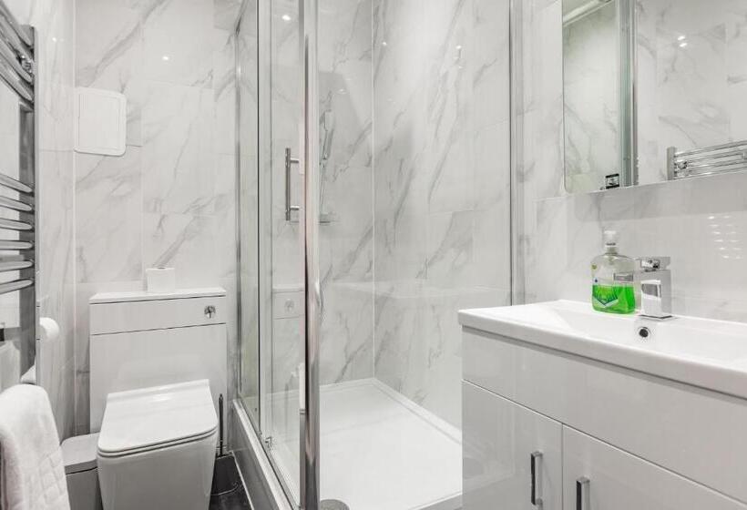 Апартаменты 1 Спальня, Pembroke Heights