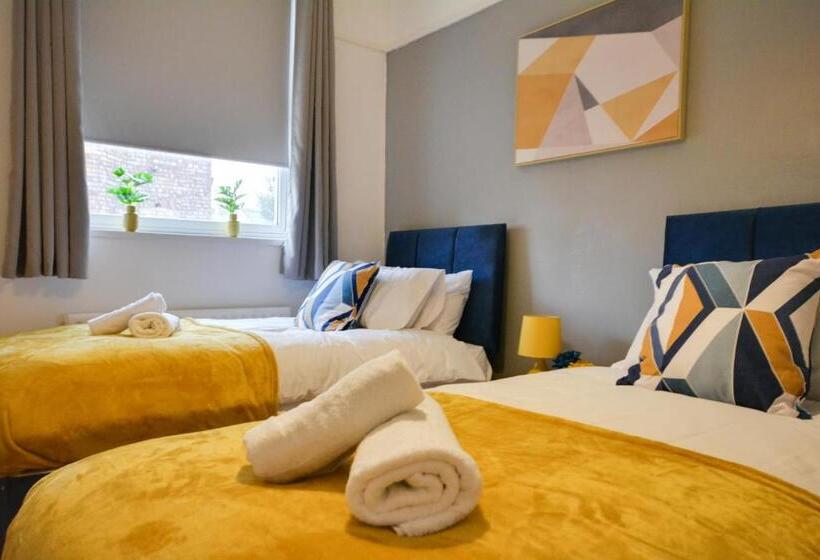 Апартаменты 1 Спальня, Cosy 2bd Flat Near City And Beach   30 Percent Off Long Term Bookings