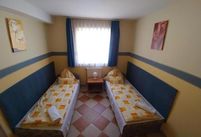 Семейный Номер, Green Guesthouse Balatonfüred