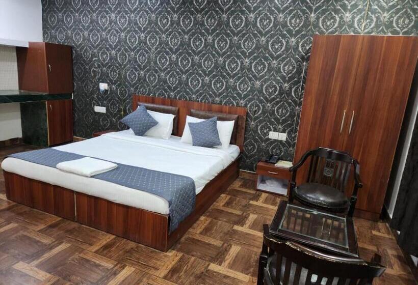 اتاق استاندارد با تخت بزرگ, Iby