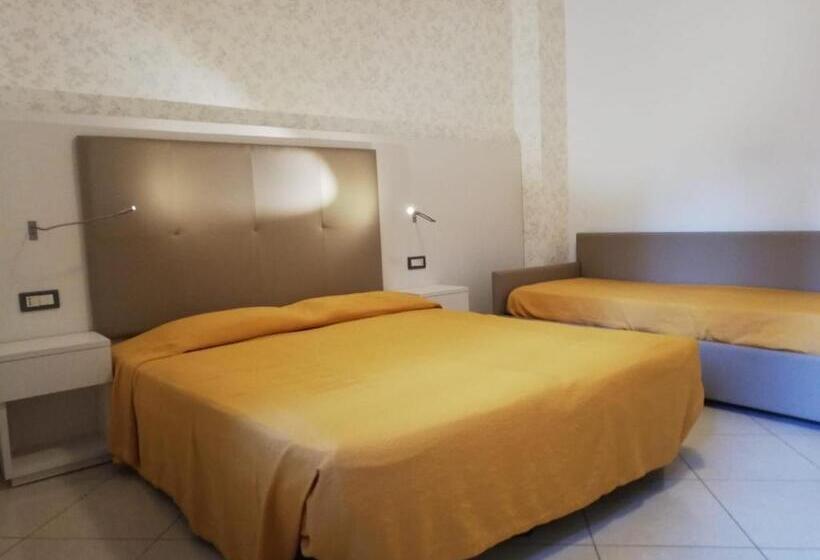 Habitación Triple Clásica, B&b Metropols Sottomarina