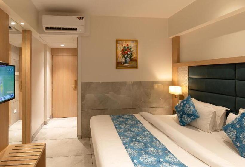 Номер Стандарт, Gold Crest Suites