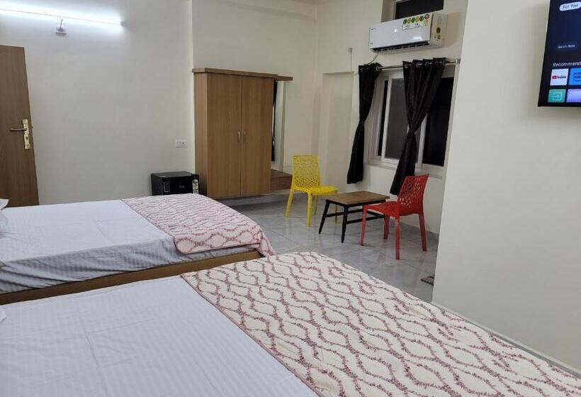 带大床的复式套间, Deepak Retreat