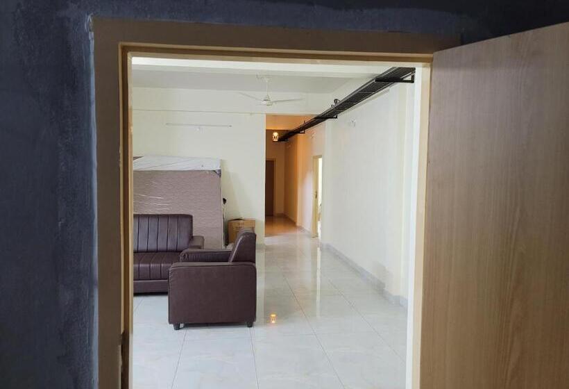 4间卧室的房子, Deepak Retreat