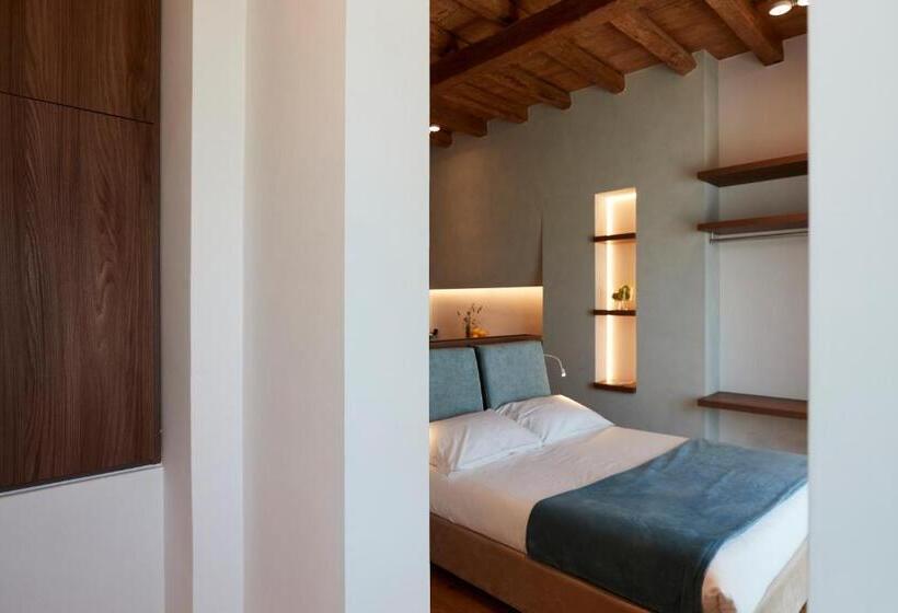 اتاق استاندارد چهار تخته با چشم‌انداز دریا, B&b Suite Home Trani Port View