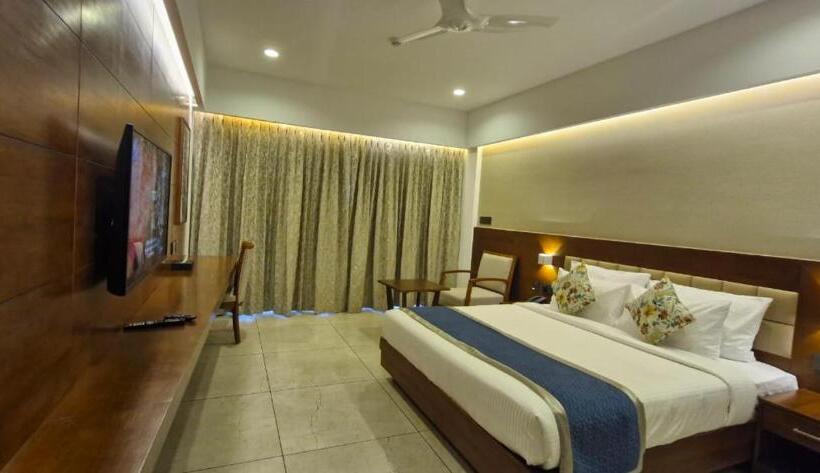 디럭스 룸, The Grand Cliff Resort Munnar