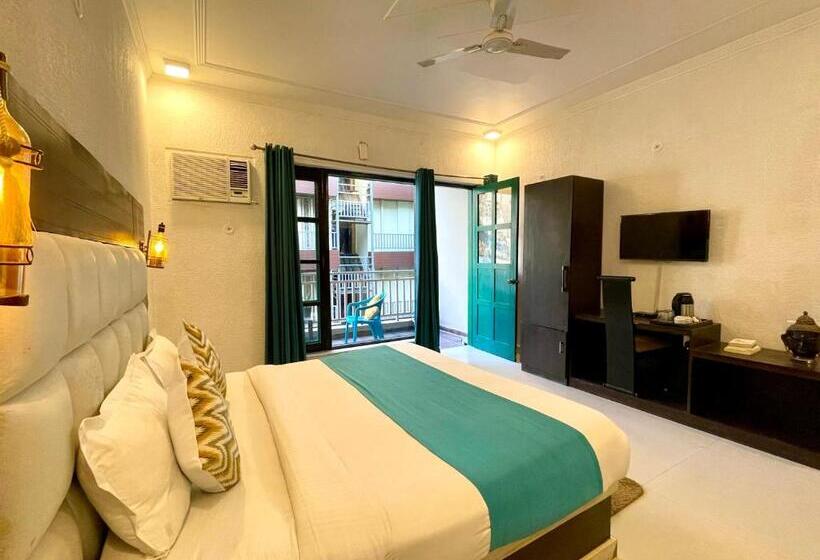 디럭스 룸, The Wraveler Tapovan Rooms And Dorms