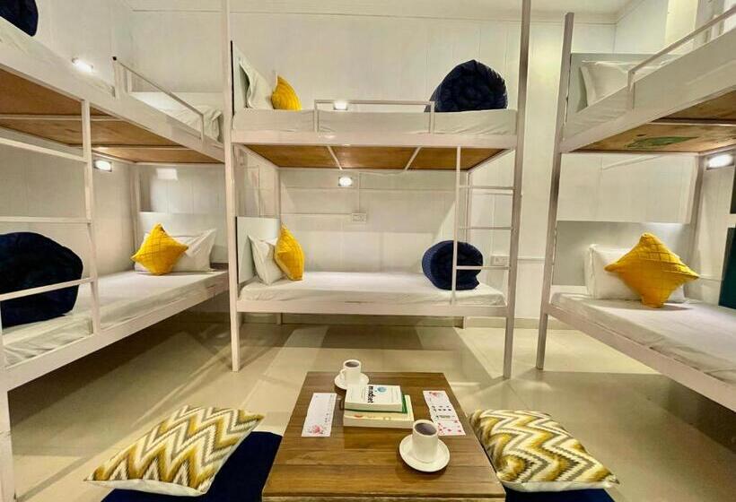 공동 객실, The Wraveler Tapovan Rooms And Dorms