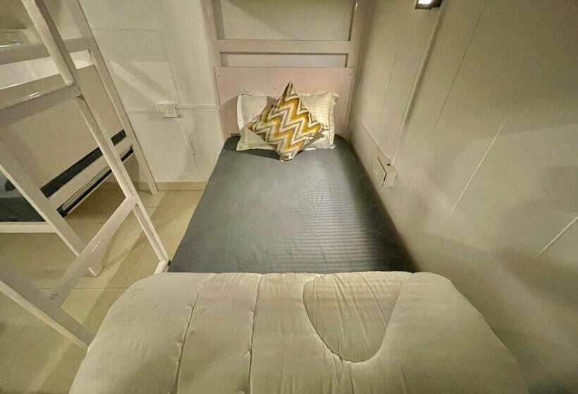 공동 객실, The Wraveler Tapovan Rooms And Dorms