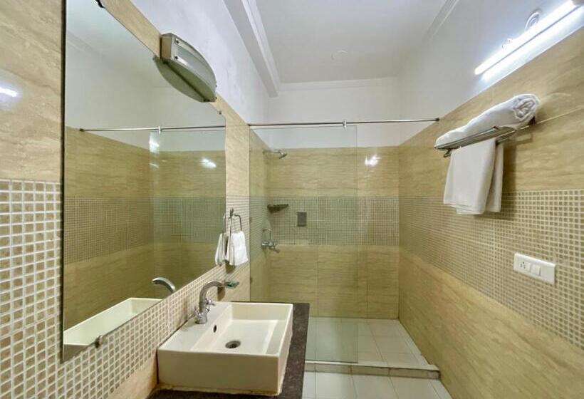 디럭스 패밀리 룸, The Wraveler Tapovan Rooms And Dorms