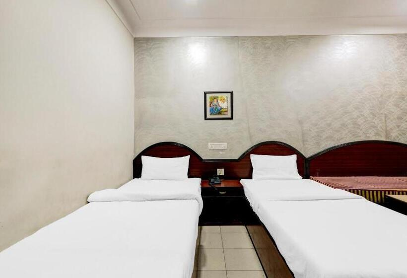 اتاق کلاسیک سه تخته, Collection O Hotel H P