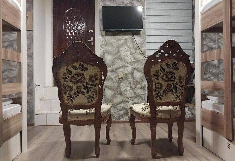 共用房间的床, King Hostel Center