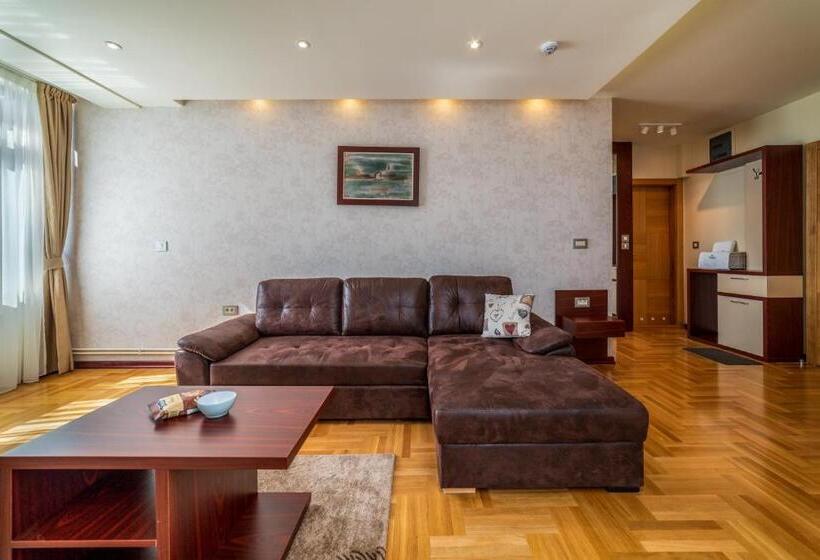 آپارتمان 1 خوابه با بالکن, Vila Valentina