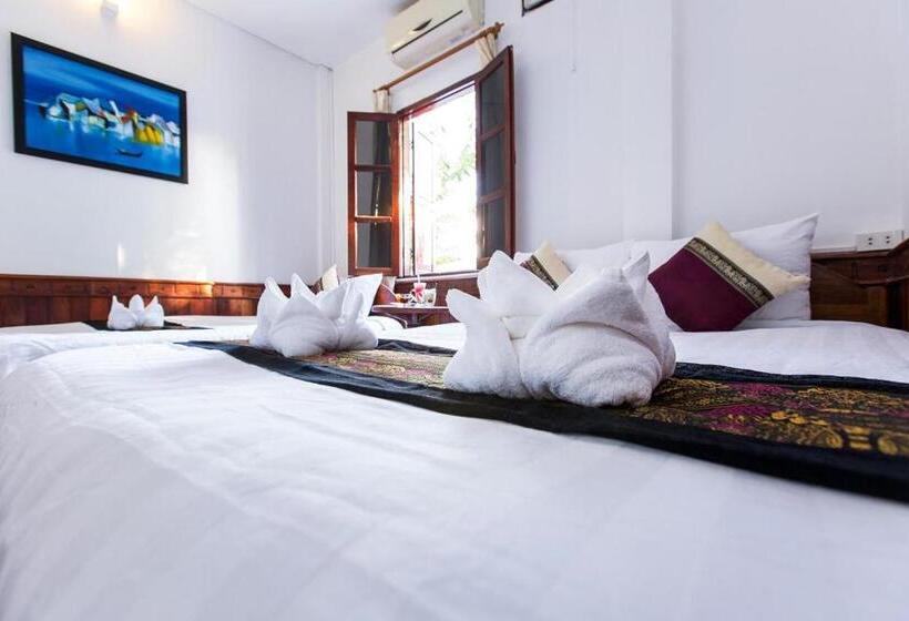 수피리어 트리플 룸, Moon S House Luangprabang