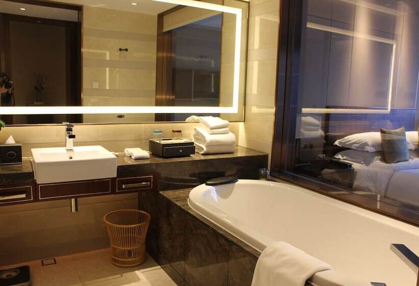سوییت اجرایی, Golden Eagle Summit Hotel Yancheng