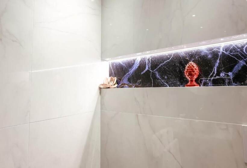 اتاق لوکس, Marmur Luxury Room