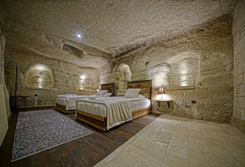 Семейный Номер, Naraca Cave House