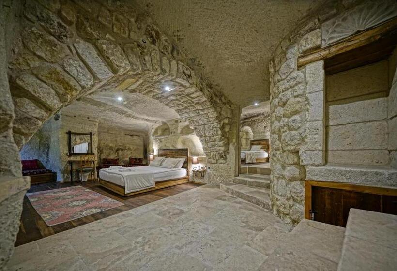 Семейный Номер, Naraca Cave House