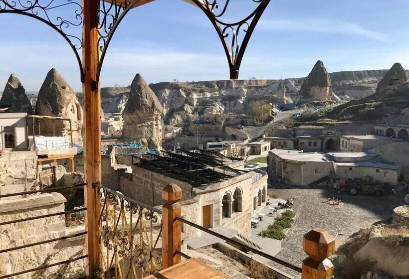 Четырехместный Номер Стандарт с Балконом, Naraca Cave House