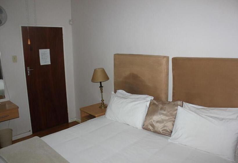 Standard room with outdoor bath, Three Arches Guesthouse