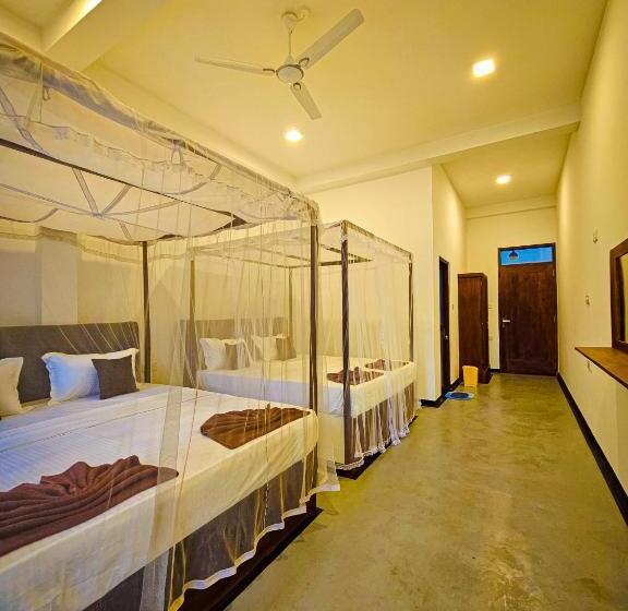 اتاق خانوادگی با چشم‌انداز باغ, Elite Safari Resort