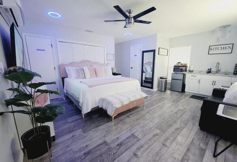 디럭스 룸, Modern Dream Rooms Suits   Private, Parking, Wi Fi, Netflix