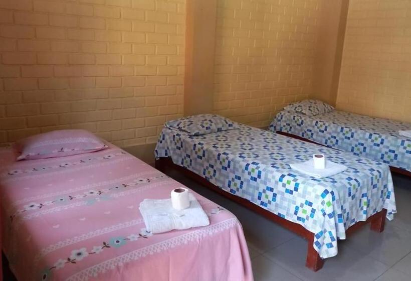 غرفة قياسية ثلاثية, Hospedaje Huamani & Mi Casa