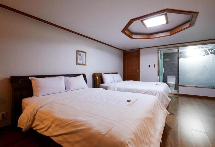 디럭스 패밀리 룸, Buantreehotel Blackhouse