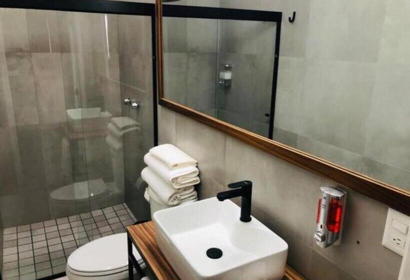 Quarto Estandar com Terraço, Urban Chapalita