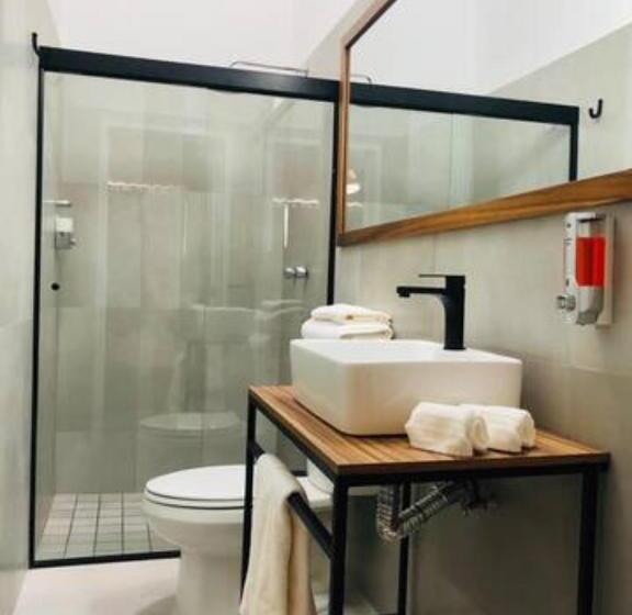 Quarto Estandar, Urban Chapalita